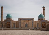 Vestir en Uzbekistán